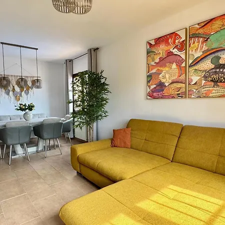 Paraiso - Mit Riesigem Traumpool Villa *